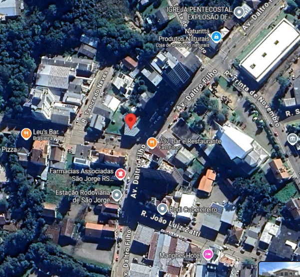 Vista de satélite da Avenida Daltro Filho com o alfinete na Maxi Modas